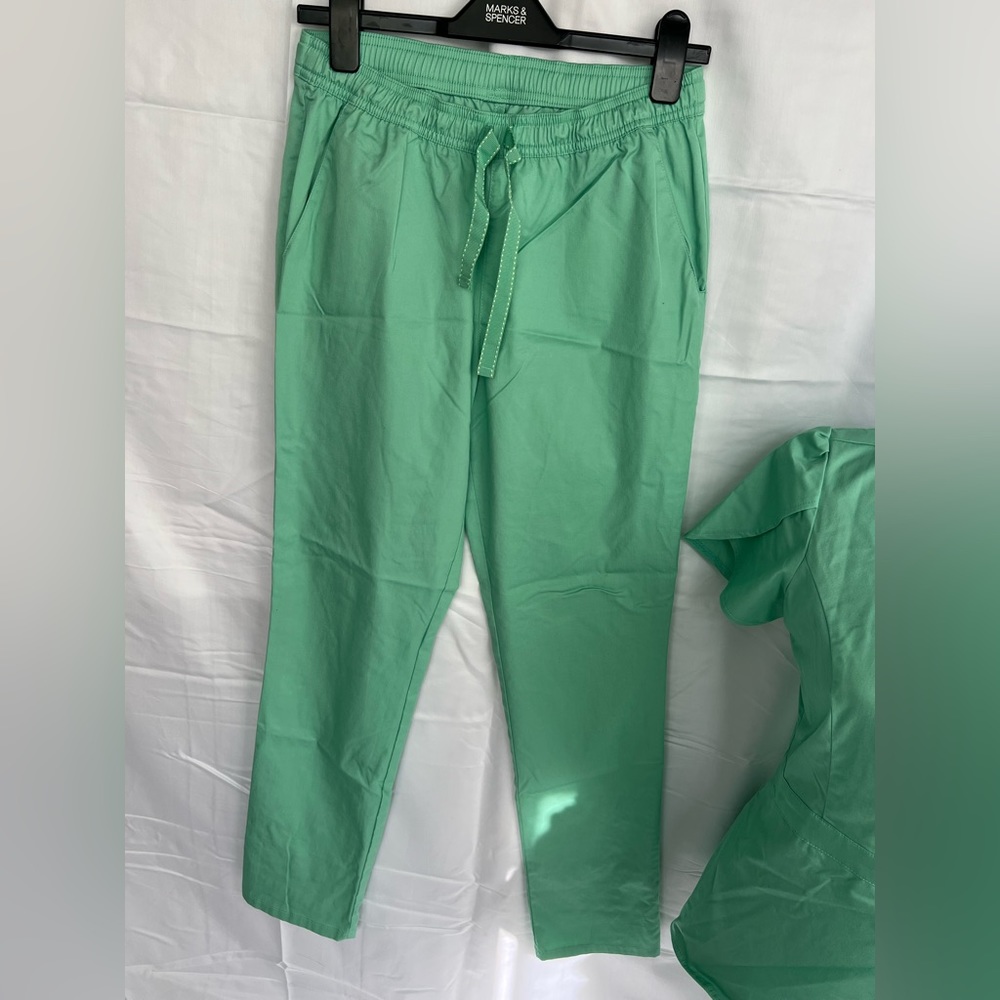 Jaanuu scrub pants size small